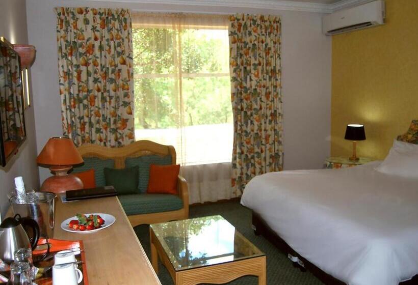 주니어 스위트, Safari Hotel & Convention Centre