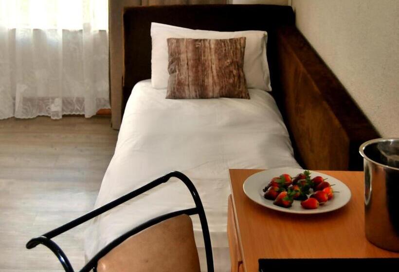 غرفة قياسية, Safari Hotel & Convention Centre