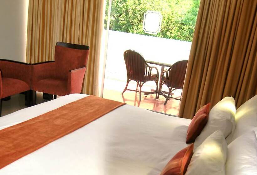 جناح إدارى, Safari Hotel & Convention Centre