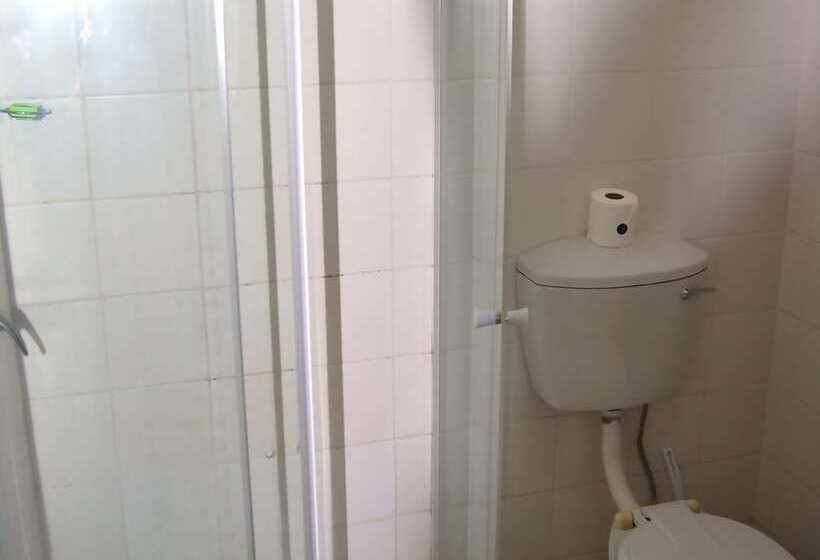 غرفة عائلية, Safari Hotel & Convention Centre