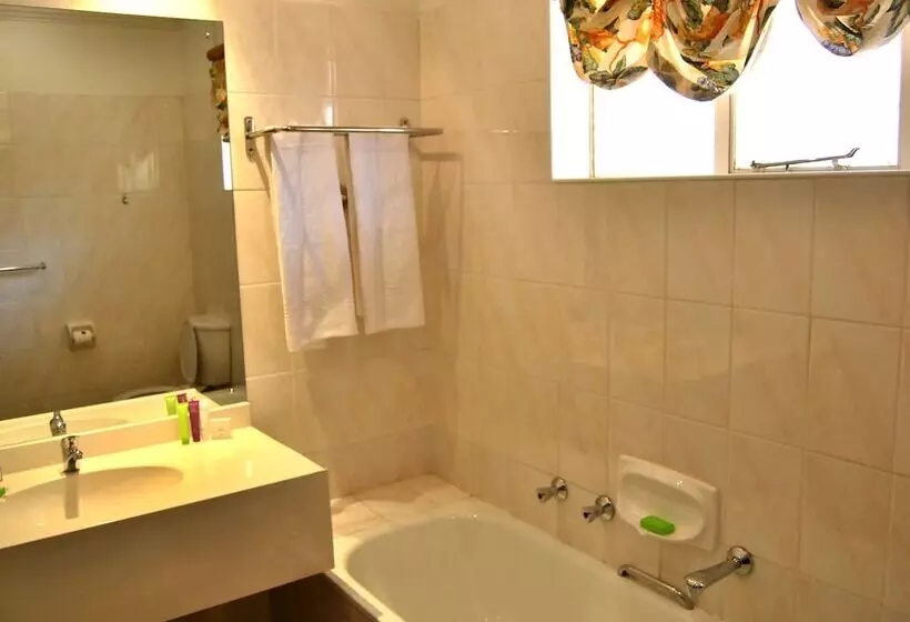 ジュニアスイート, Safari Hotel & Convention Centre