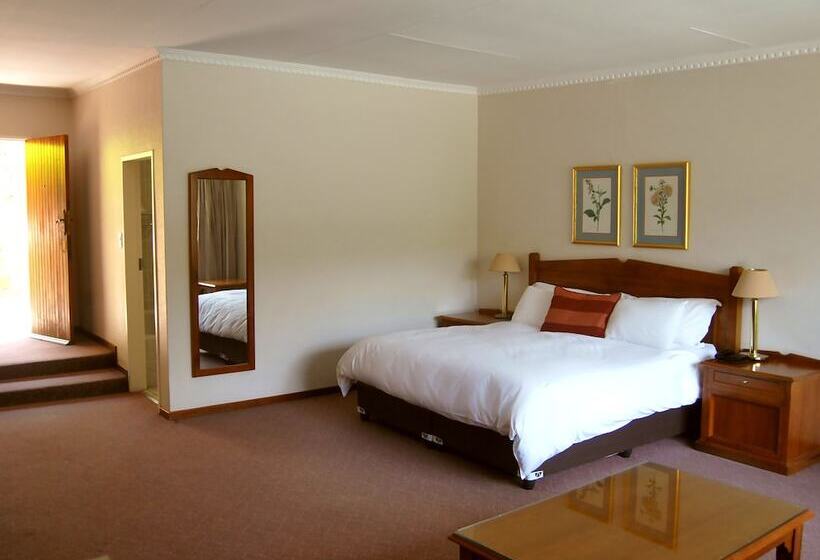 جناح جونيور, Safari Hotel & Convention Centre