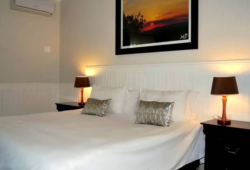 غرفة قياسية, Safari Hotel & Convention Centre