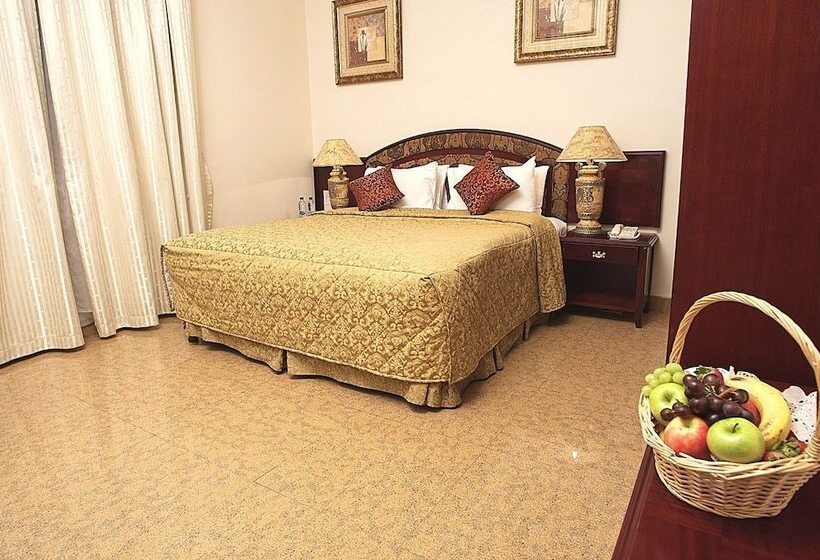 小型套房, Safeer International