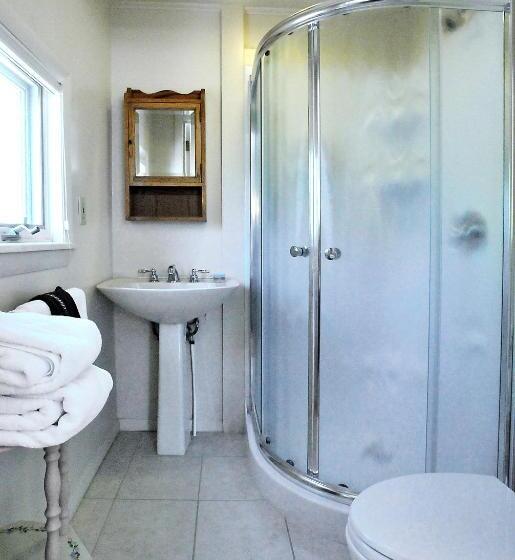 غرفة قياسية سرير كينج, The Brewster Inn