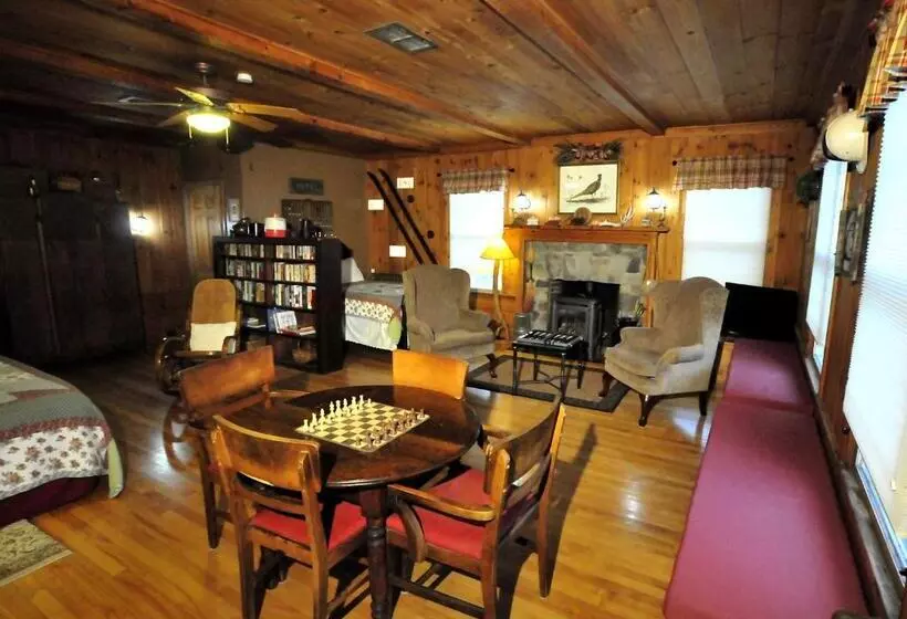 キングサイズベッドのデラックスルーム, The Brewster Inn