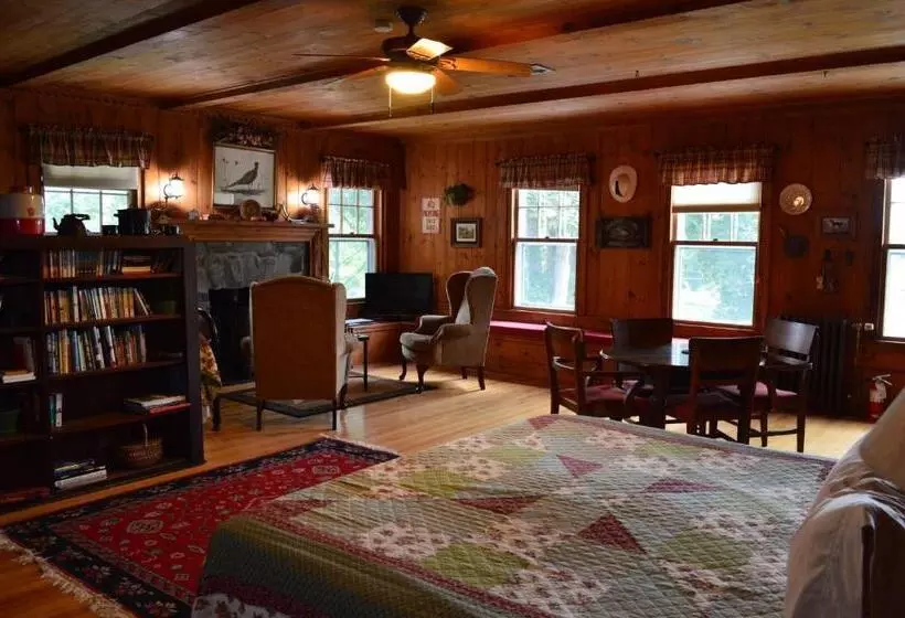 キングサイズベッドのデラックスルーム, The Brewster Inn