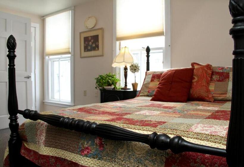 غرفة قياسية لذوى الاحتياجات الخاصة, The Brewster Inn