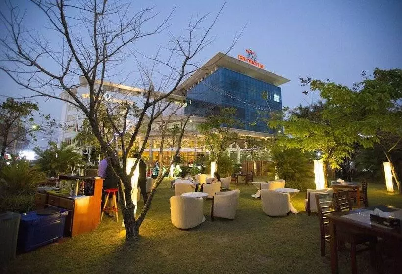 Superior Yhden Hengen Huone, Vientiane Plaza