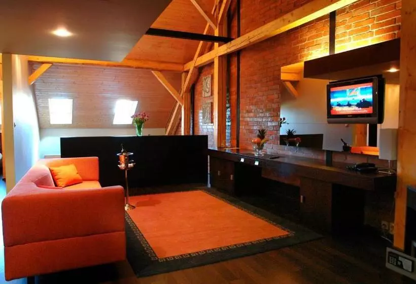 سوییت خانوادگی, Boutique Hotel Zlaty Dukat