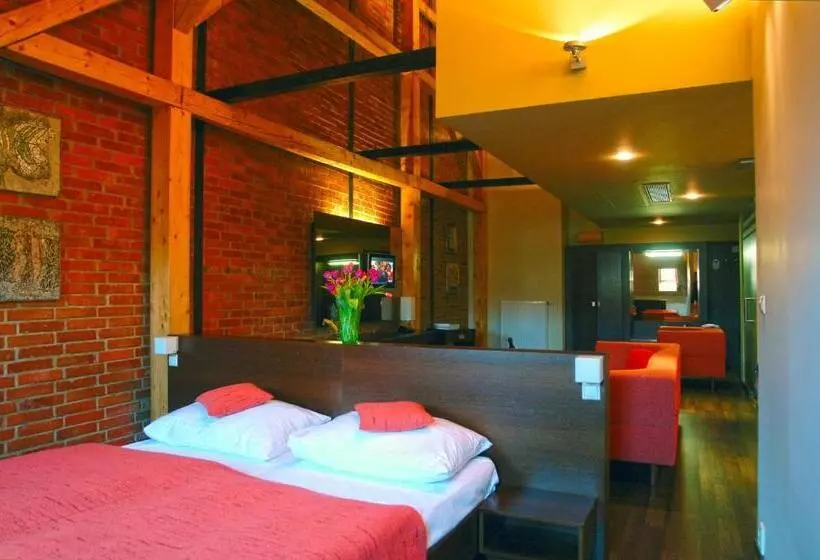 سوییت خانوادگی, Boutique Hotel Zlaty Dukat