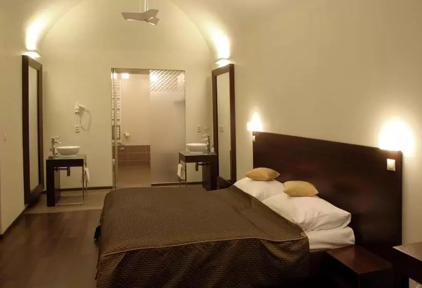 سوئیت پرزیدنت, Boutique Hotel Zlaty Dukat