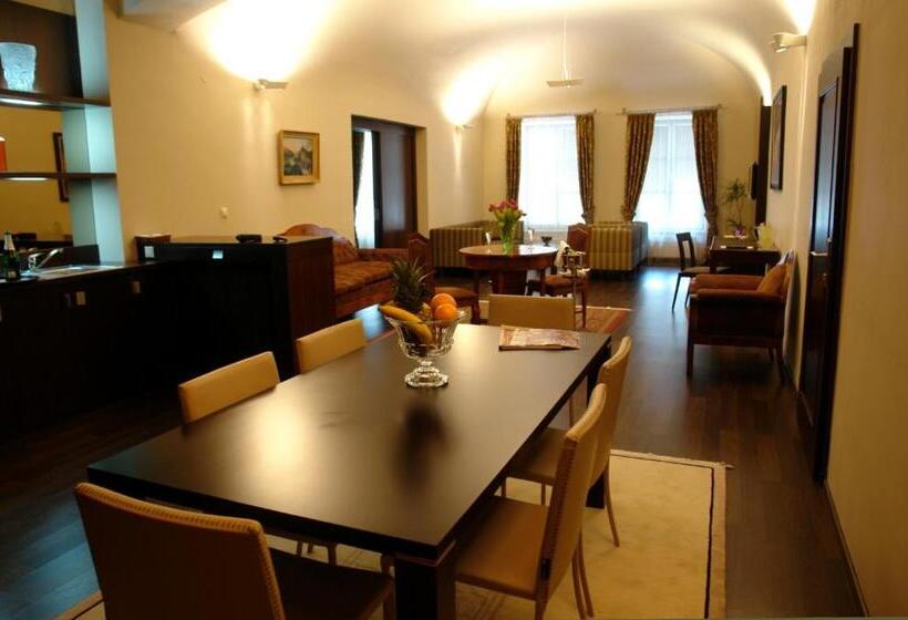 سوئیت پرزیدنت, Boutique Hotel Zlaty Dukat