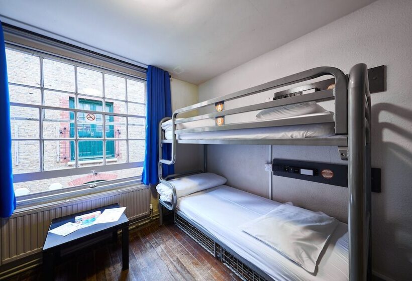 Кровать в Многоместном Номере с Общей Ванной, St Christopher S The Inn   London Bridge