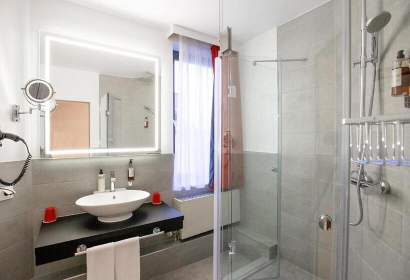 جناح, Dormero Hotel Düsseldorf