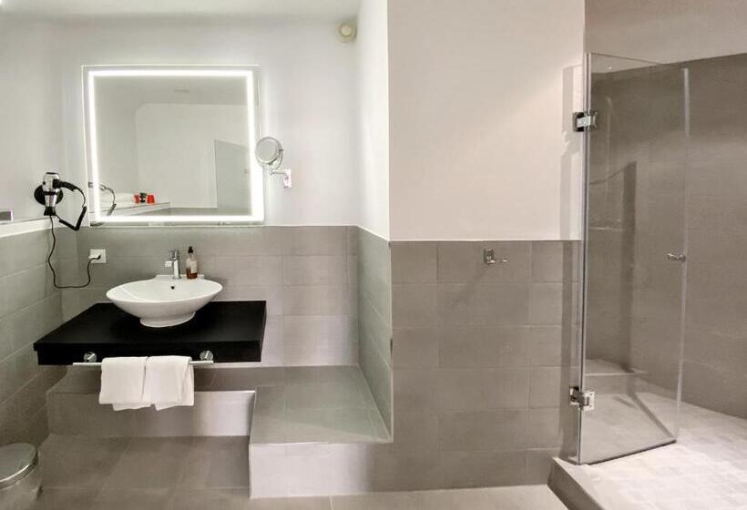 جناح, Dormero Hotel Düsseldorf