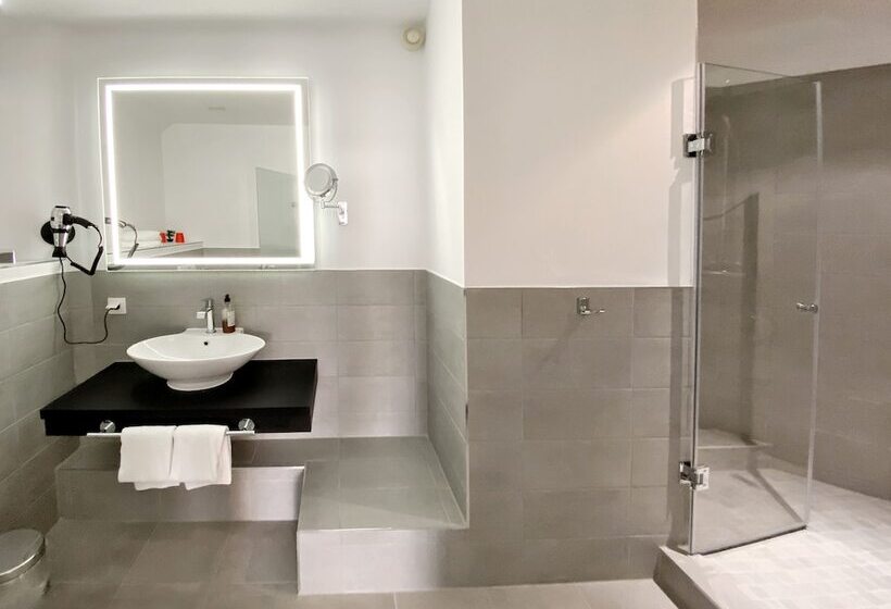 جناح, Dormero Hotel Düsseldorf