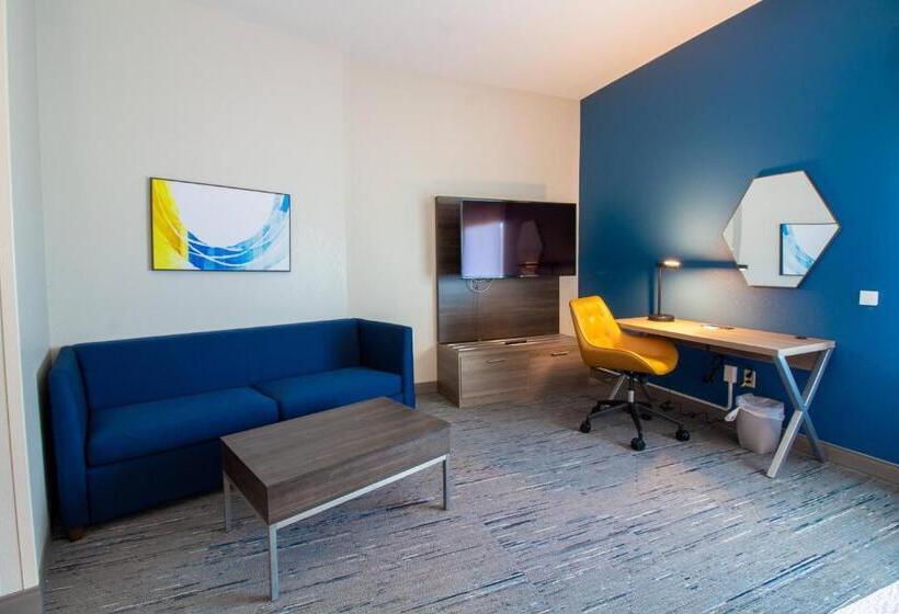 キングサイズベッドのエクゼクティブルーム, Holiday Inn Express Leland Wilmington Area, An Ihg