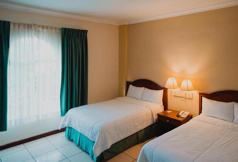 غرفه قياسيه سريرين مزدوجين, Mirador Plaza