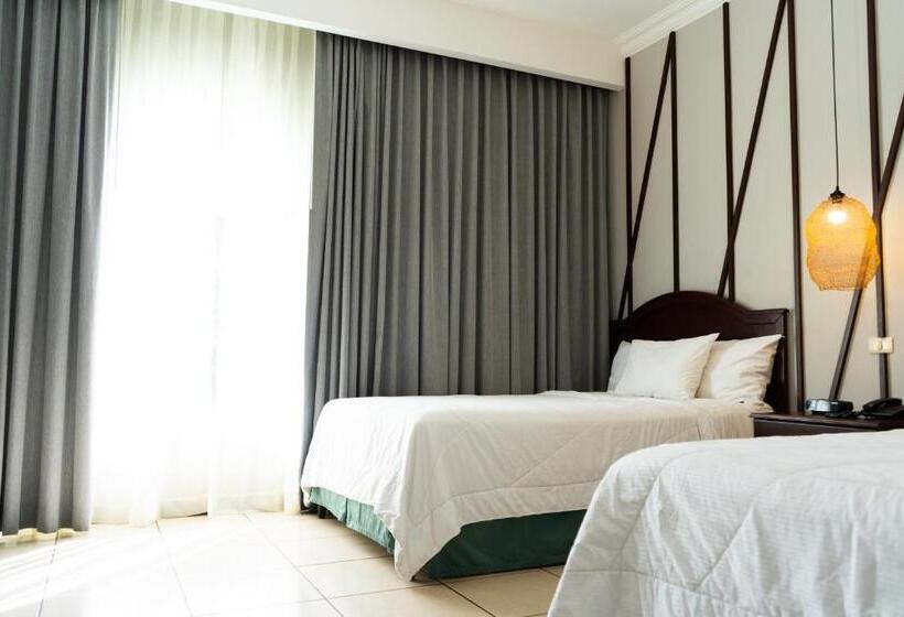 غرفه قياسيه سريرين مزدوجين, Mirador Plaza