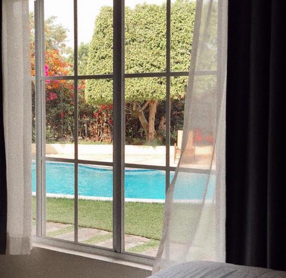 غرفه قياسيه سريرين مزدوجين, Mirador Plaza