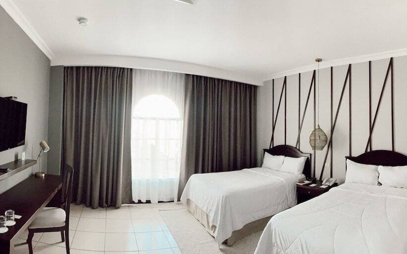 غرفه قياسيه سريرين مزدوجين, Mirador Plaza