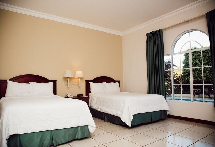 غرفه قياسيه سريرين مزدوجين, Mirador Plaza