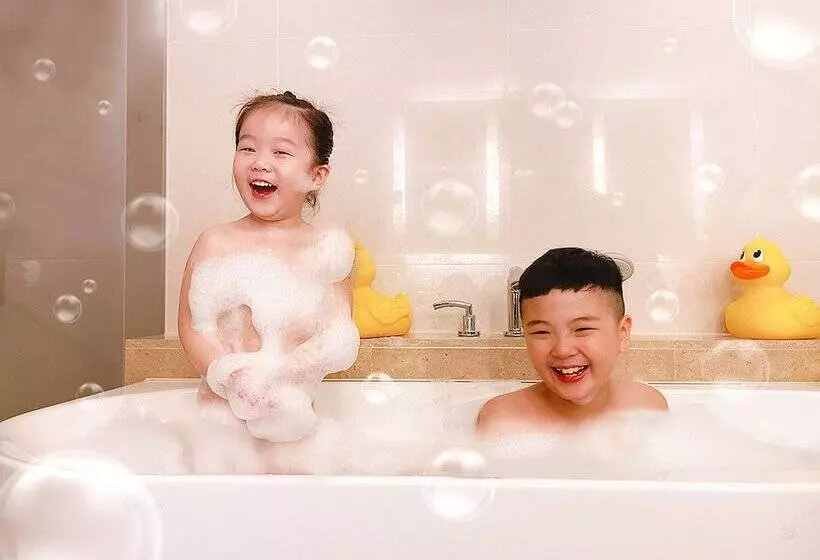 キングサイズベッドのデラックスルーム, Shangri La Far Eastern Tainan