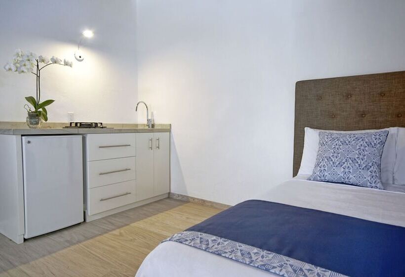 小型套房, Los Milagros