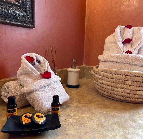 اتاق خانوادگی, Riad Dar Foundouk And Spa