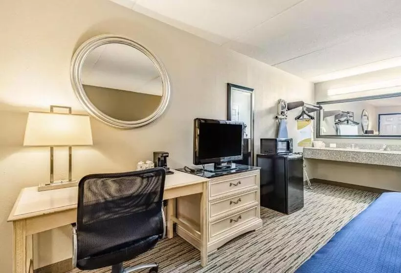 Standard-huone King-vuode, Surestay Hotel By Best Western Tupelo North