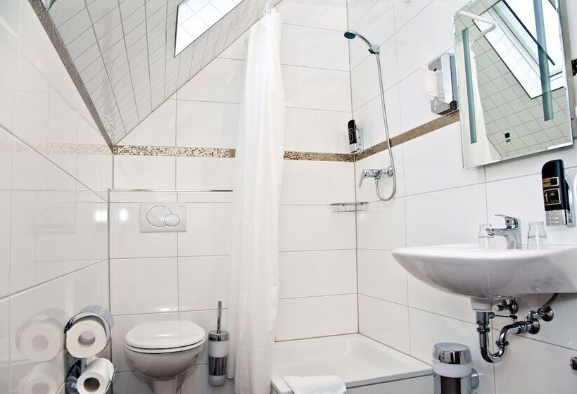 Standard Kolmen Hengen Huone, Arena Villa Am Wasserpark