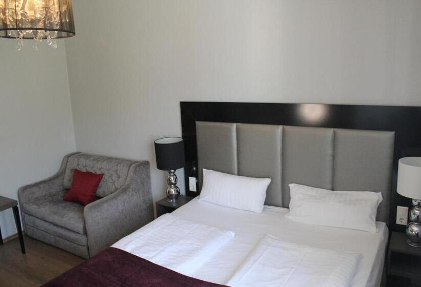 Perhehuone, Arena Villa Am Wasserpark