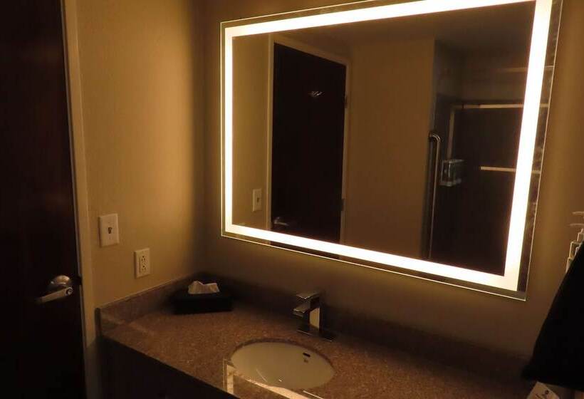 자쿠지 스위트, Best Western Prime Inn & Suites