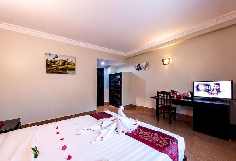 디럭스 룸, Central Night