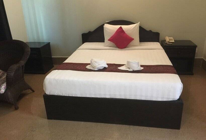 디럭스 룸, Central Night