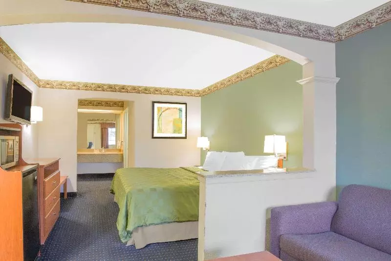 Standard-huone King-vuode, Days Inn By Wyndham Nacogdoches/sfa University/downtown