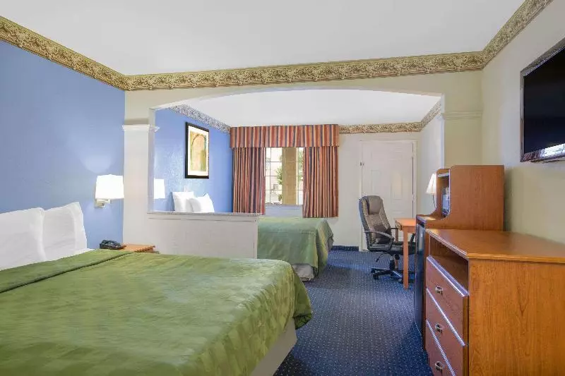 Standard-huone King-vuode, Days Inn By Wyndham Nacogdoches/sfa University/downtown
