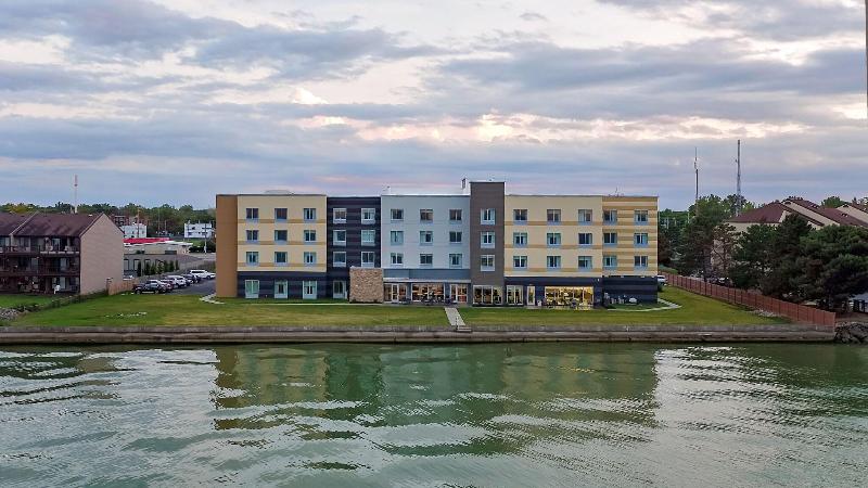 غرفة قياسية مطلّة علي البحيرة, Fairfield By Marriott Port Clinton Waterfront