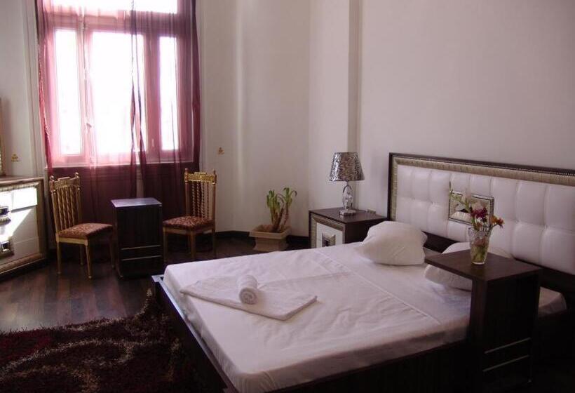 سوئیت رویال, Grand Royal Cairo