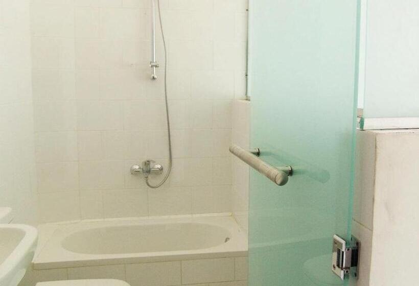 اتاق اکونومی, Grand Royal Cairo