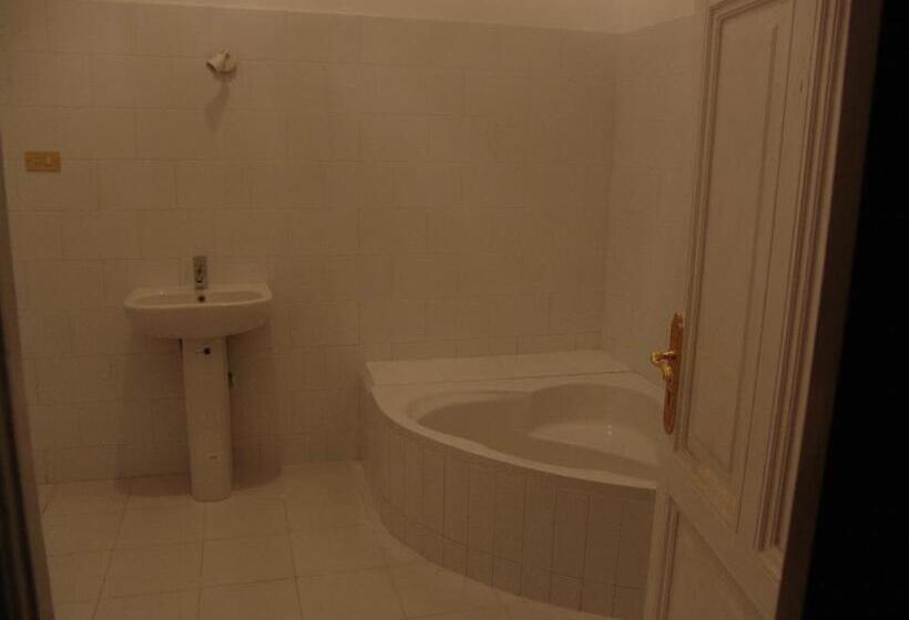 سوئیت رویال, Grand Royal Cairo