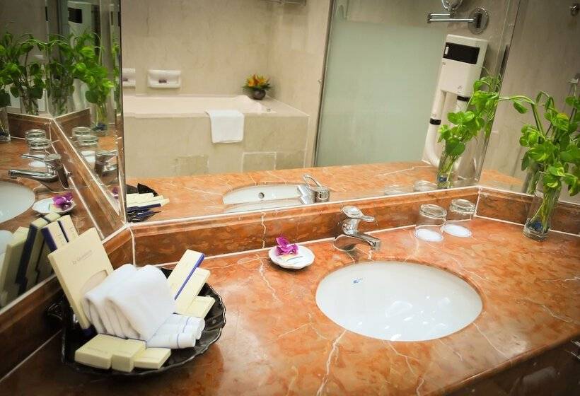 Номер Deluxe, Le Grandeur Palm Resort Johor