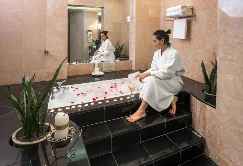 Люкс Повышенной Комфортности, Le Grandeur Palm Resort Johor