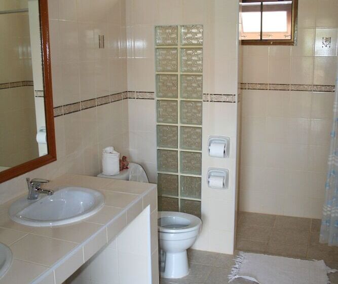 חדר דלוקס, Long Beach Inn