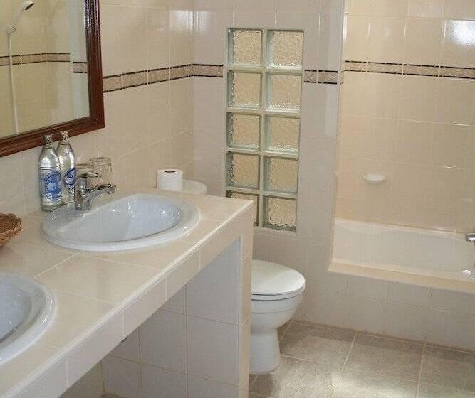 이그제큐티브 룸, Long Beach Inn