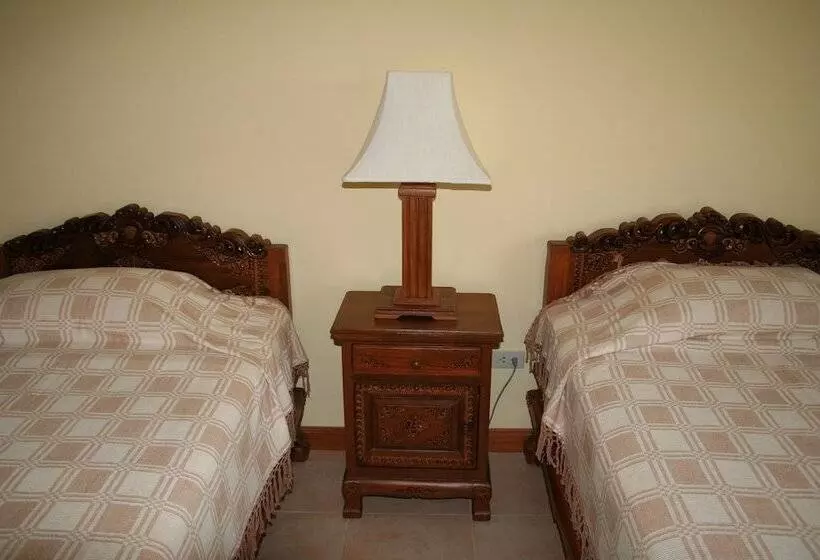 エクゼクティブルーム, Long Beach Inn
