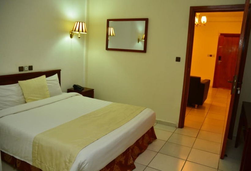 سوییت جونیور, Prince De Galles