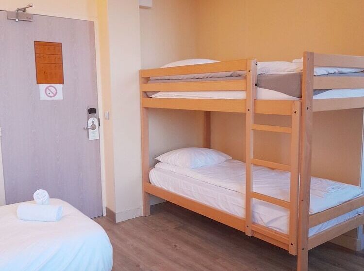 اتاق استاندارد سه نفره, Hôtellerie Saint Yves