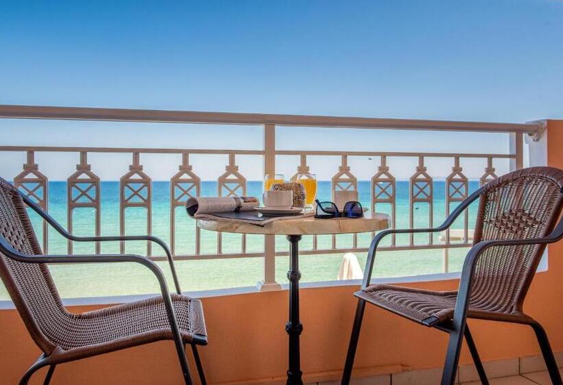 استودیوی استاندارد با چشم‌انداز دریا, Anemona Beach